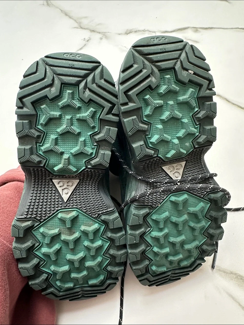 Nike ACG Gore-Tex Forest Green and Black Hiking Boots size 4